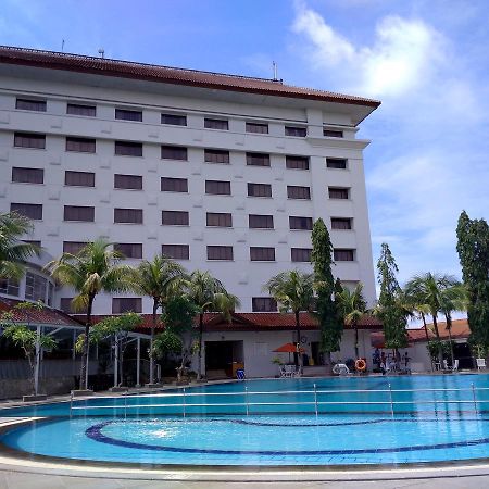 The Sunan Hotel Solo Exterior photo