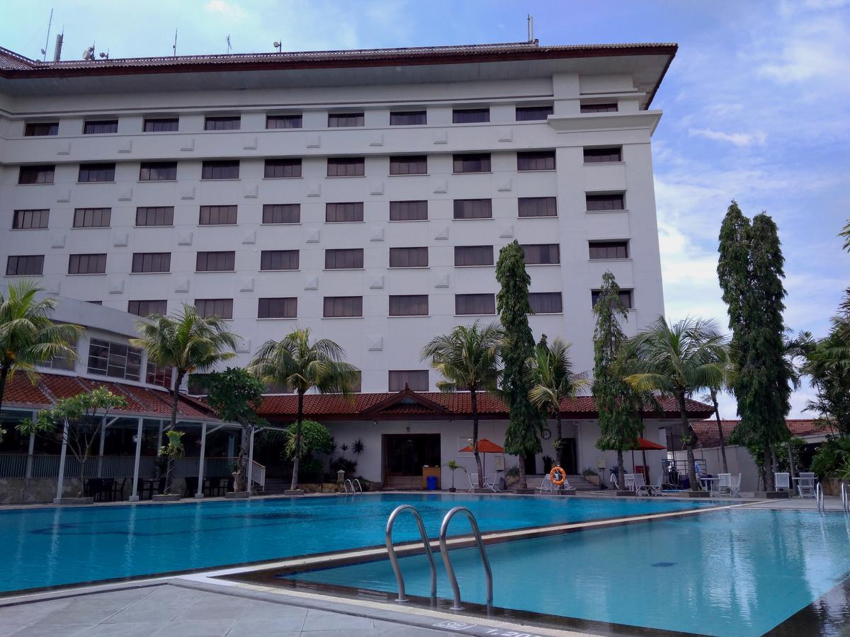 The Sunan Hotel Solo Exterior photo