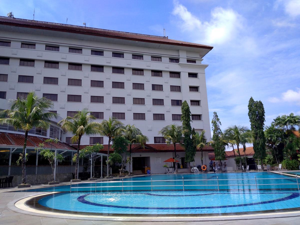 The Sunan Hotel Solo Exterior photo